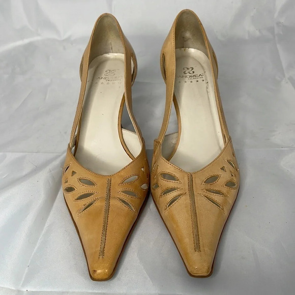 ANDREA COLLECTION Pointed Toe  Kitten Heel Pumps Nude Tan Leather Cut Outs 6.5 - Picture 3 of 12